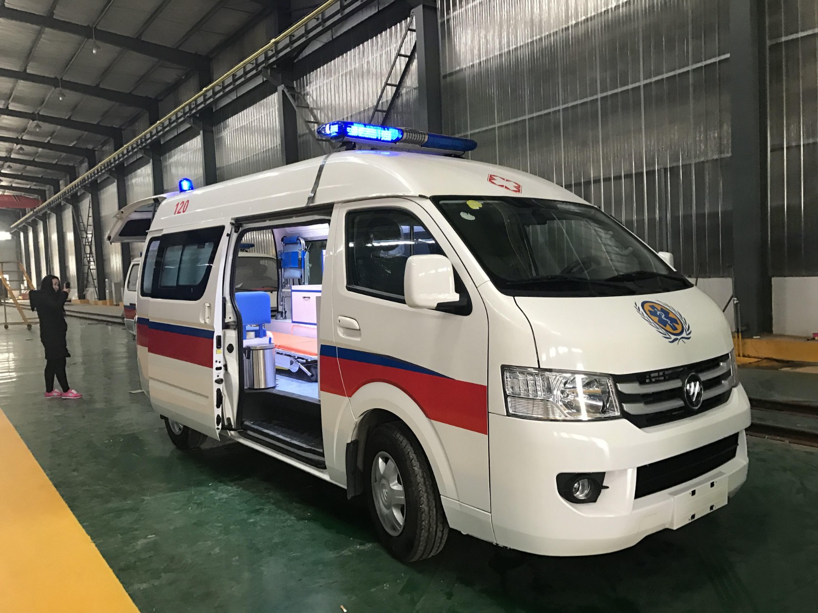 威远县救护车转院